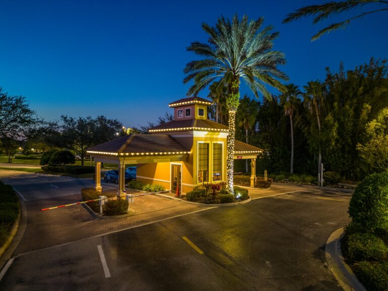 HOA-Entrance-Holiday-Lights