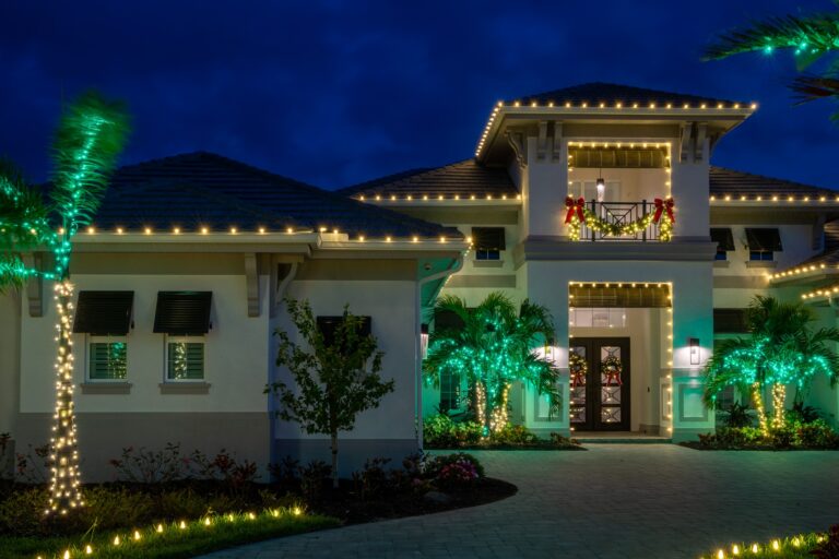 florida-home-decorated-for-holidays